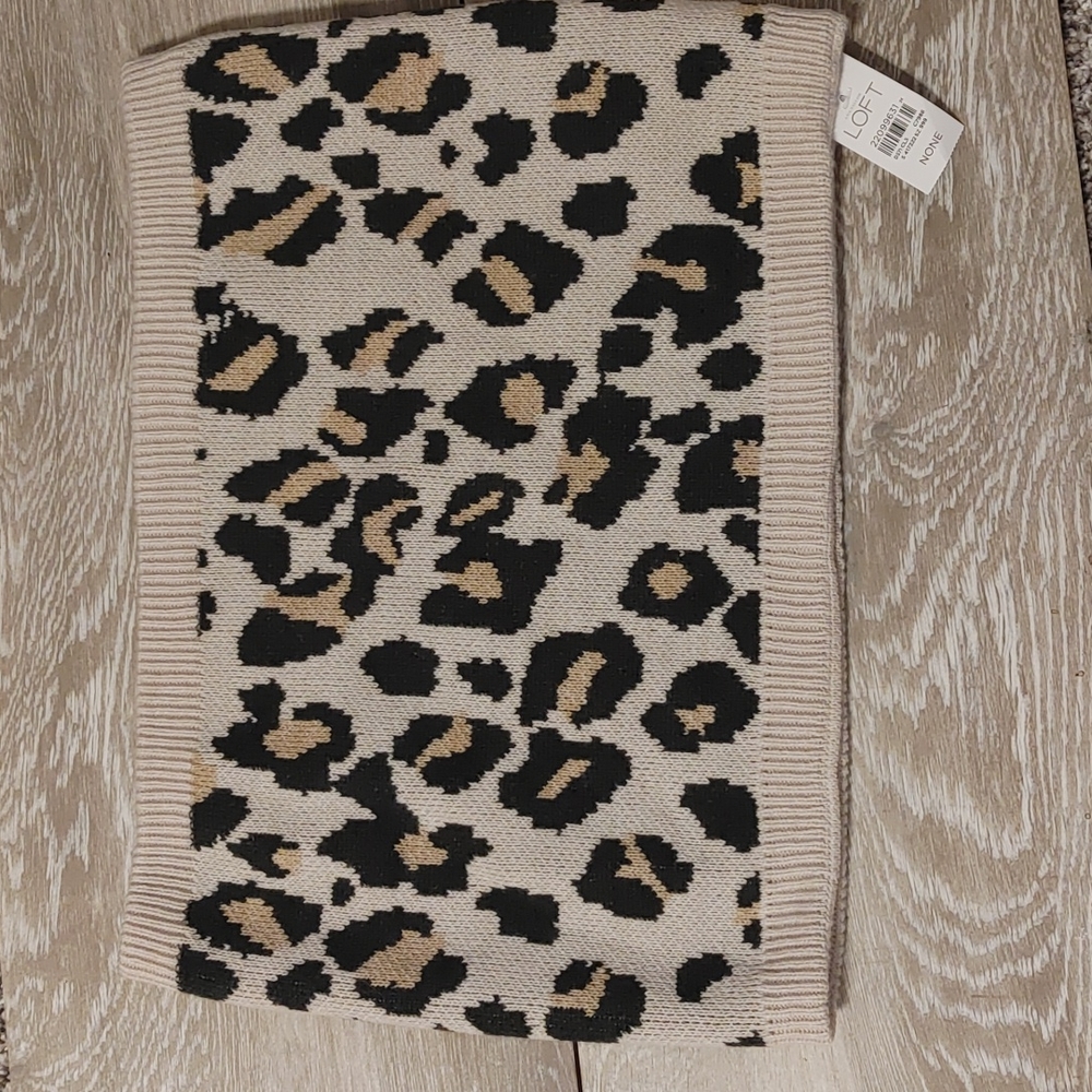 NWT Loft Leopard Infinity Scarf - Picture 3 of 5